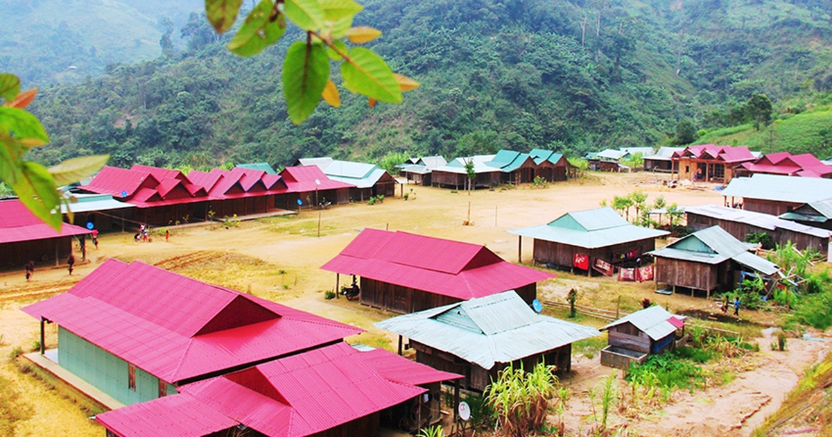 Hiến đất cho cả làng