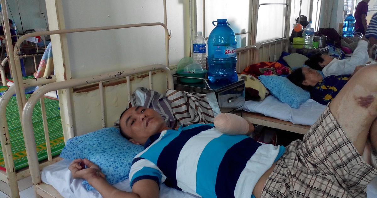 Bị tai nạn phải cưa tay, không tiền chữa trị