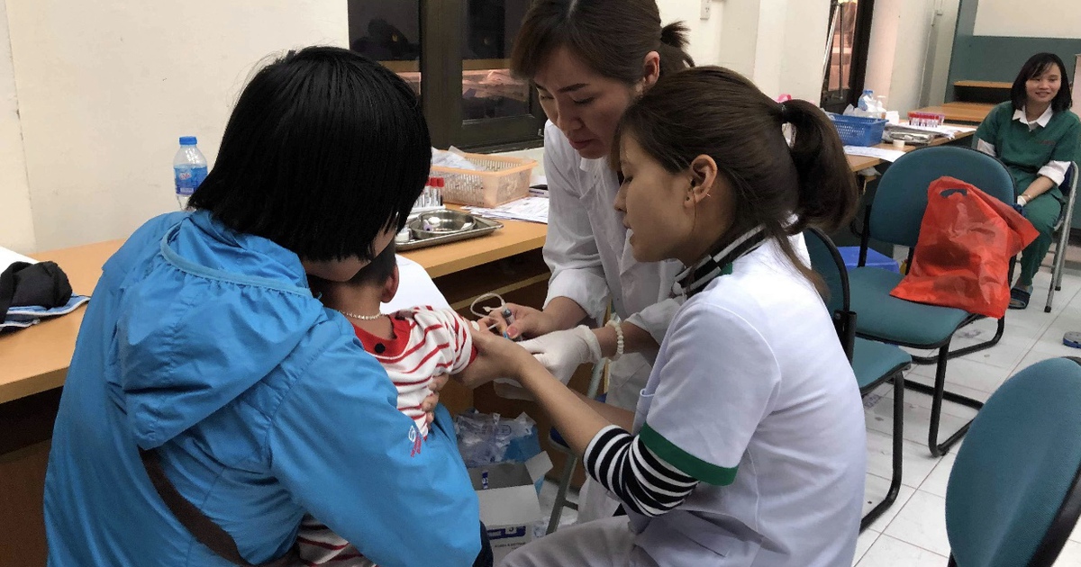 Ồ ạt đưa con xét nghiệm sán lợn: 10 - 12% mẫu dương tính