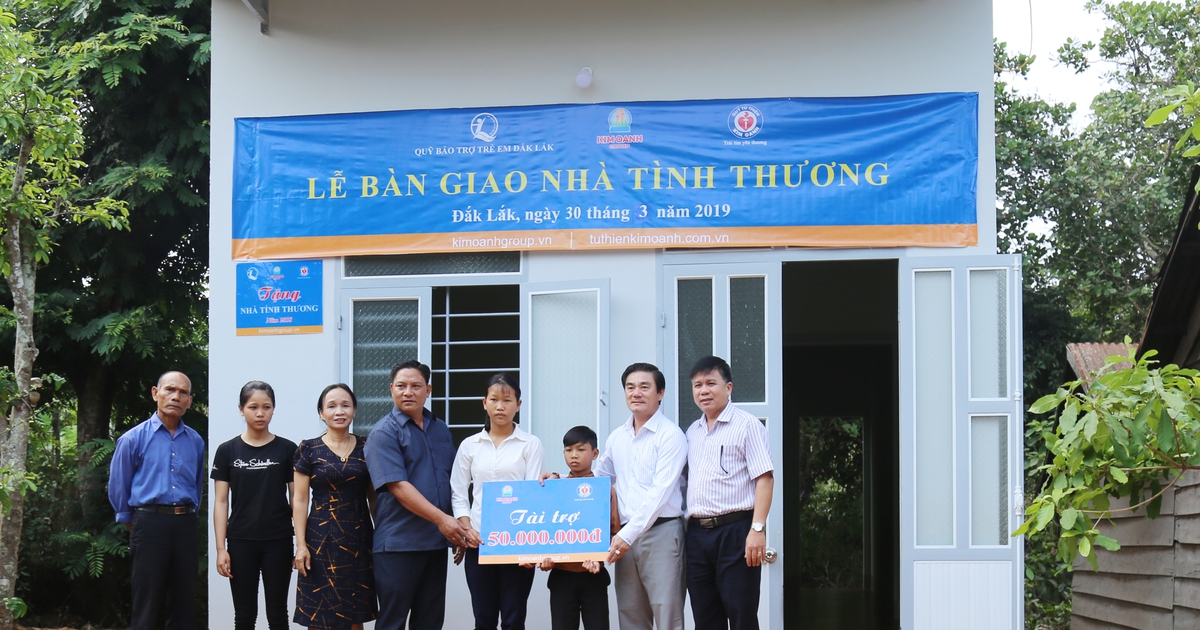 Tặng nhà tình thương cho 6 anh em mồ côi ở Đắk Lắk