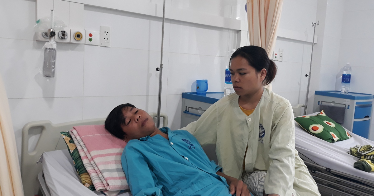 Lá lành đùm lá rách: Chàng trai Cơ Tu với trái tim 'lỗi' nhịp