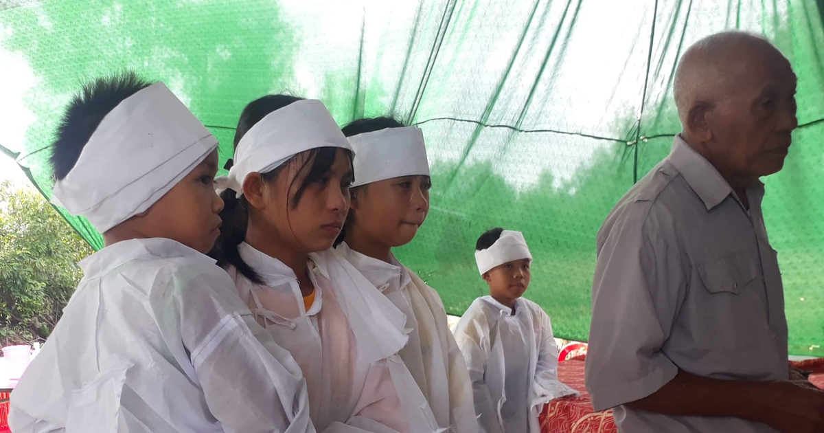 Lá lành đùm lá rách: Bố mẹ gặp nạn, 3 con mồ côi