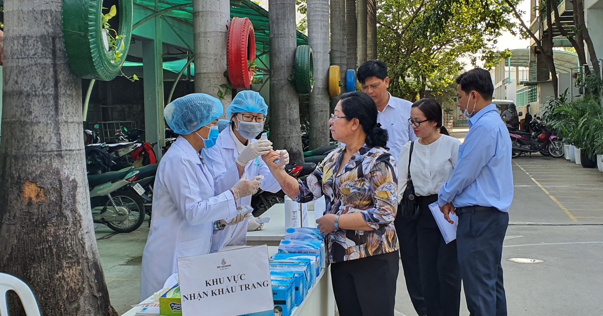 Học sinh đi học lại sau khi nghỉ Covid-19: Nhiều biện pháp bảo vệ sức khỏe