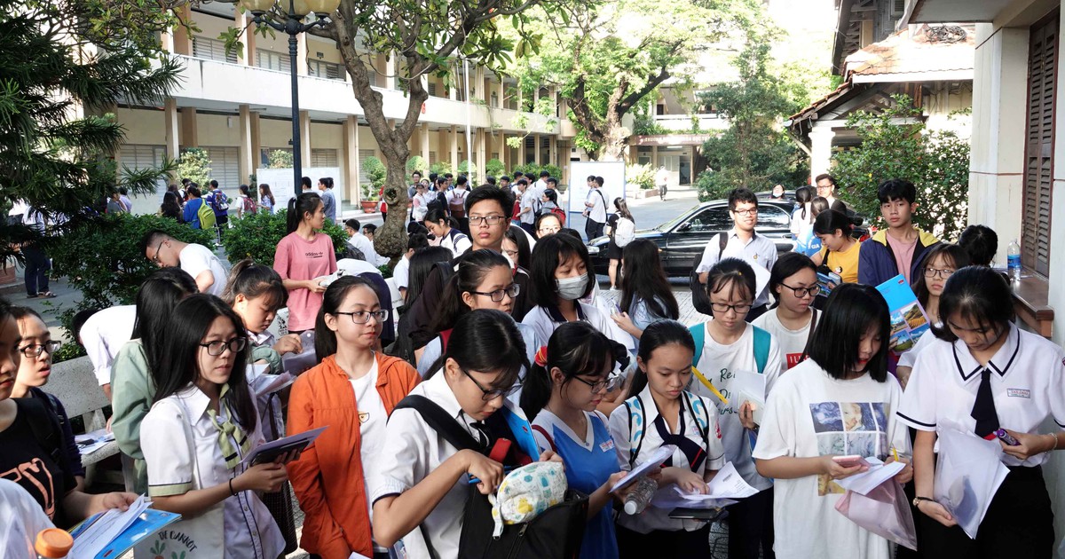 Tuyển sinh đại học 2020: Chỉ trường đặc thù hoặc cạnh tranh mới thi riêng