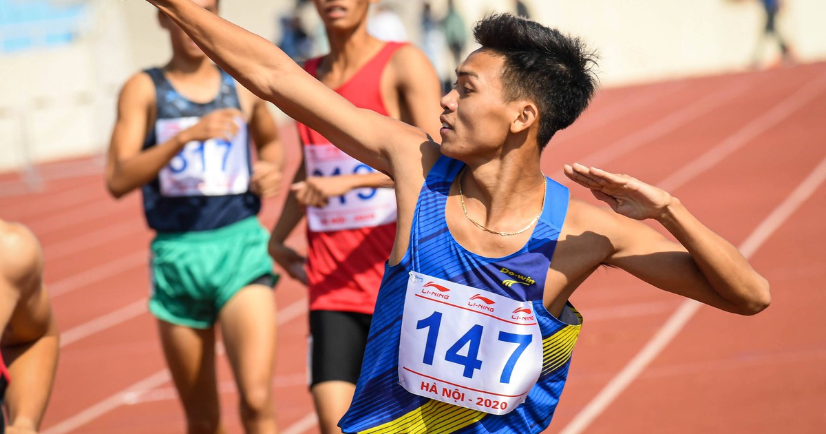 Trần Văn Đảng 2 lần hạ gục tượng đài điền kinh Dương Văn Thái