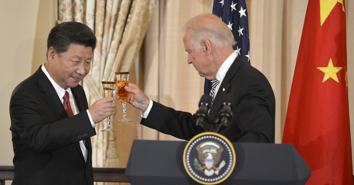 Tổng thống Trump 'gài thế' ông Biden về Trung Quốc ở phút chót