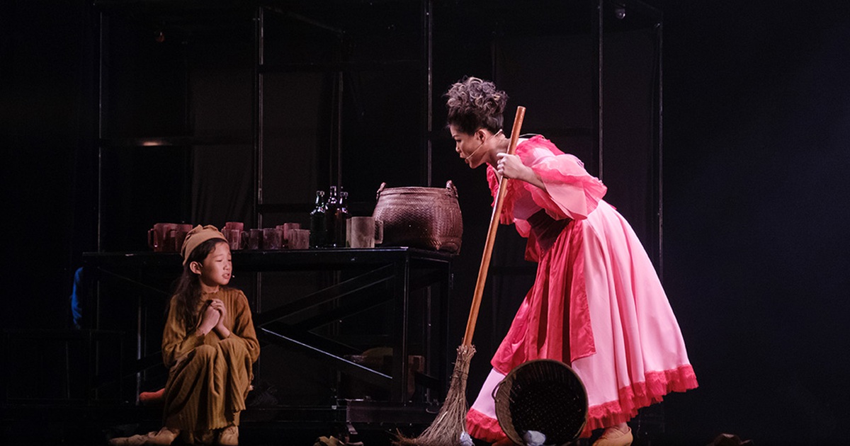 Hoãn diễn nhạc kịch Những người khốn khổ