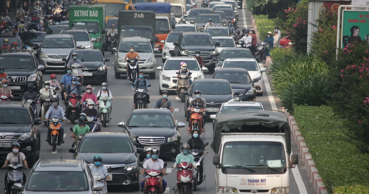 Hà Nội nới giãn cách, không cẩn trọng rất dễ bùng dịch