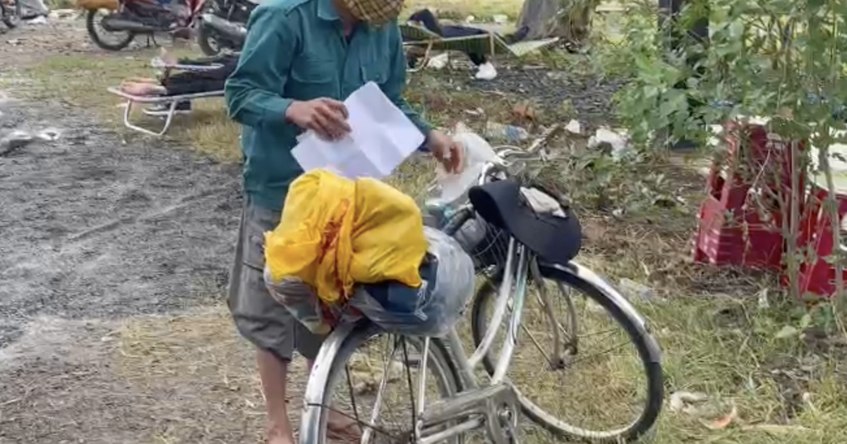 Nghe tin con bệnh, người cha đi bộ về Thanh Hóa và cái kết ấm lòng