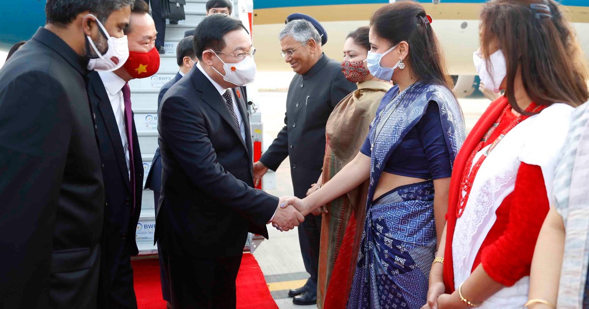 Chủ tịch Quốc hội Vương Đình Huệ thăm chính thức Ấn Độ