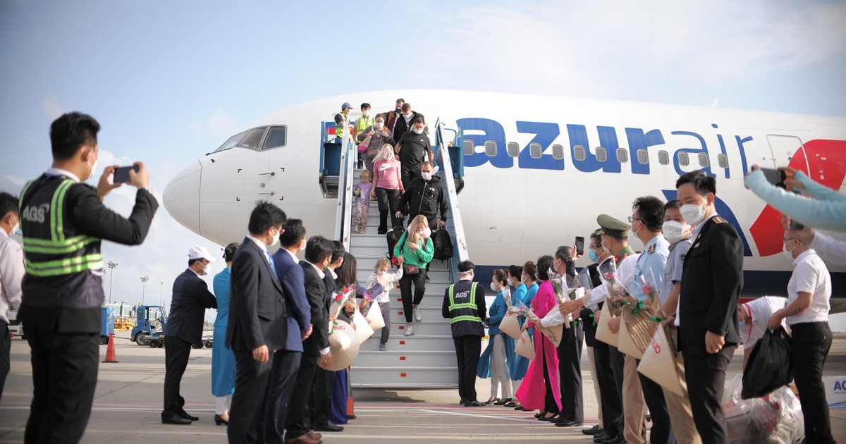 Sát giờ G, vẫn chưa biết bay đi - về quốc tế ra sao