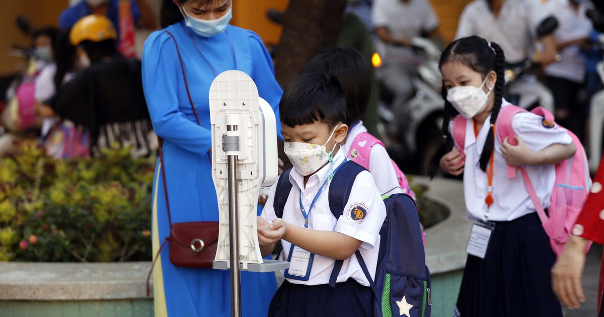 Học sinh mắc Covid-19 ở TP.HCM tăng 3 lần