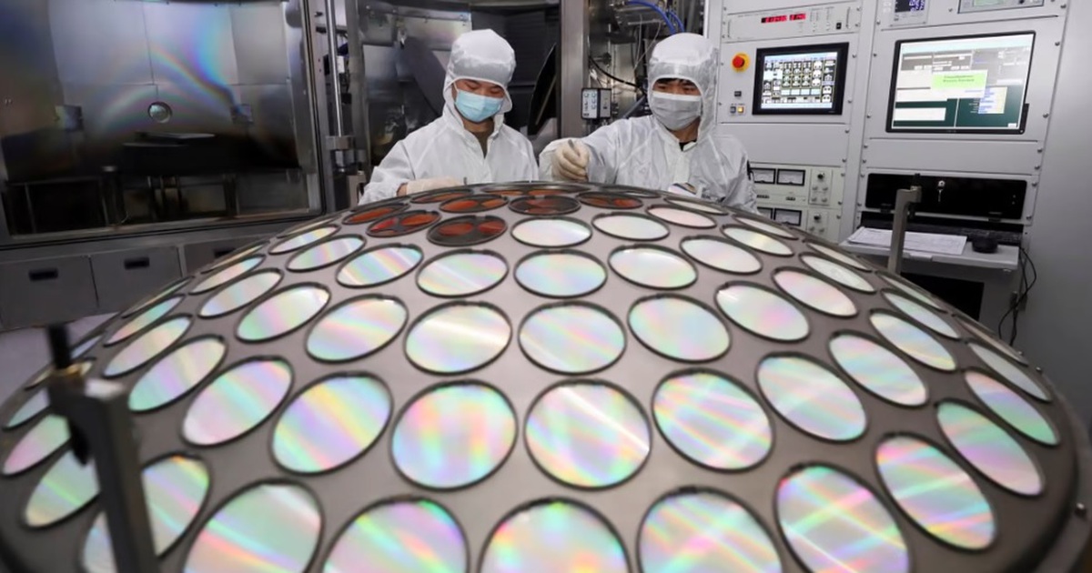 Mỹ xem xét cấm bán thiết bị cho các nhà sản xuất chip Trung Quốc