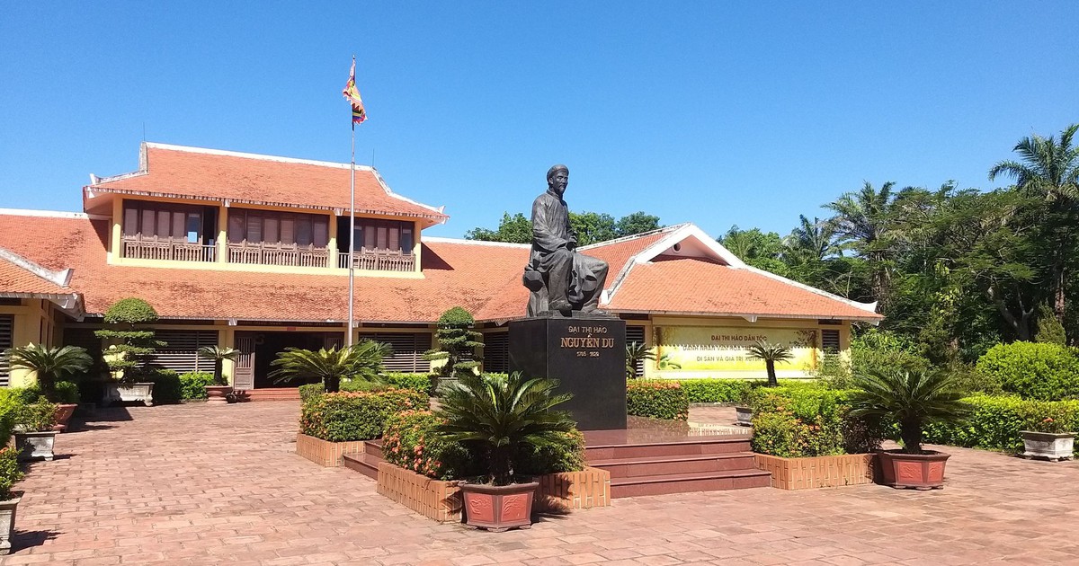 Có nên giao Khu lưu niệm Nguyễn Du cho huyện Nghi Xuân quản lý?