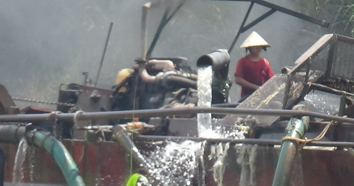 Cát tặc lộng hành, chính quyền địa phương ở đâu?: Cát lậu tấp nập về bãi đáp