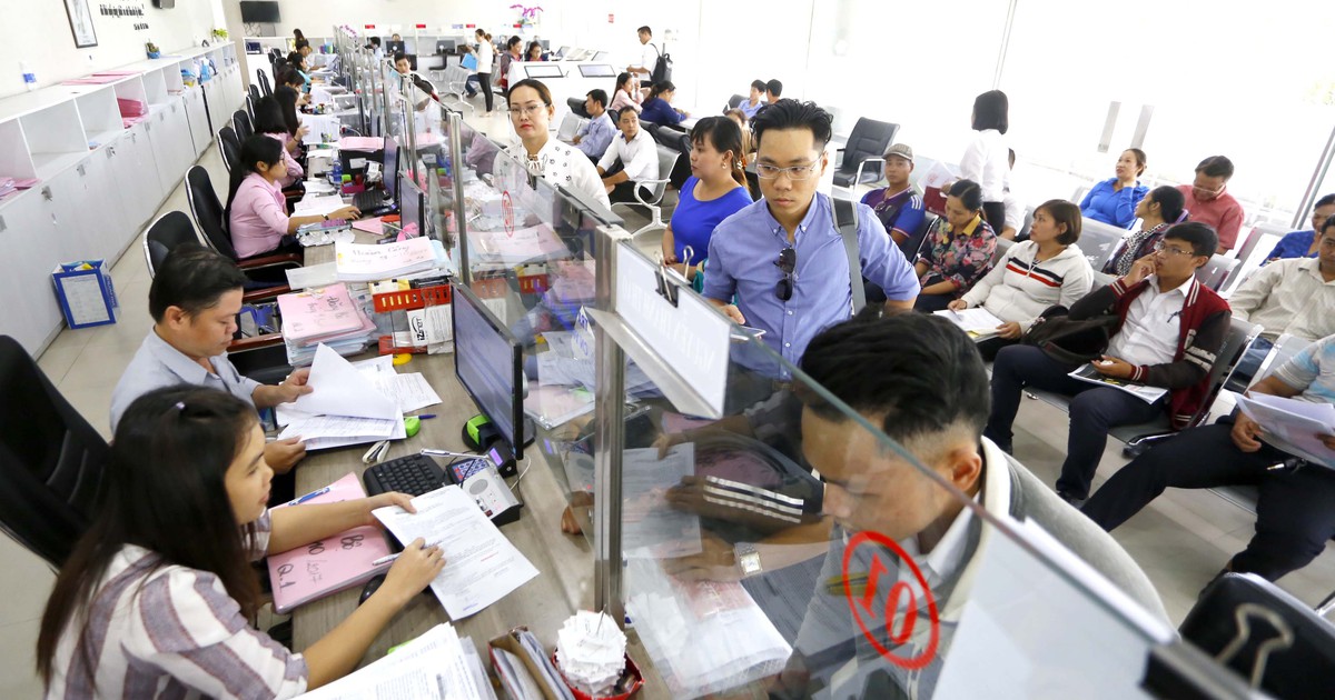 Lăng kính bạn đọc: Tham nhũng vặt không hề vặt