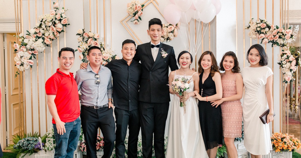 Vợ chồng 'đũa lệch' 1m98 - 1m53 nhận triệu tim trên mạng xã hội