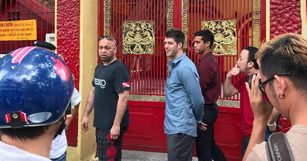 Võ sư Flores xuất hiện ở võ đường Nam Huỳnh Đạo