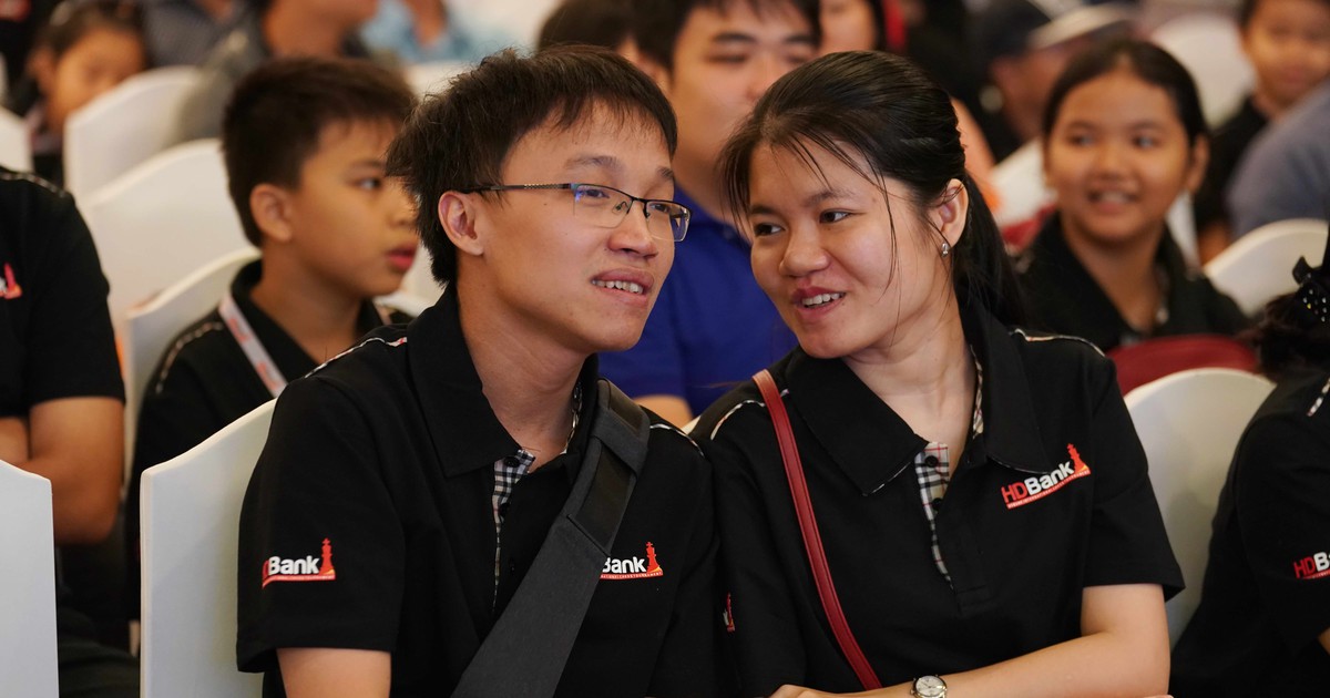 Vợ chồng Trường Sơn-Thảo Nguyên sát cánh ở giải cờ vua đồng đội toàn quốc