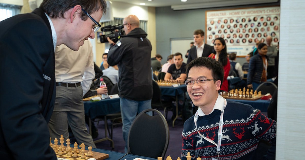 Lê Quang Liêm thắng kỳ thủ giỏi bình luận hơn chơi cờ