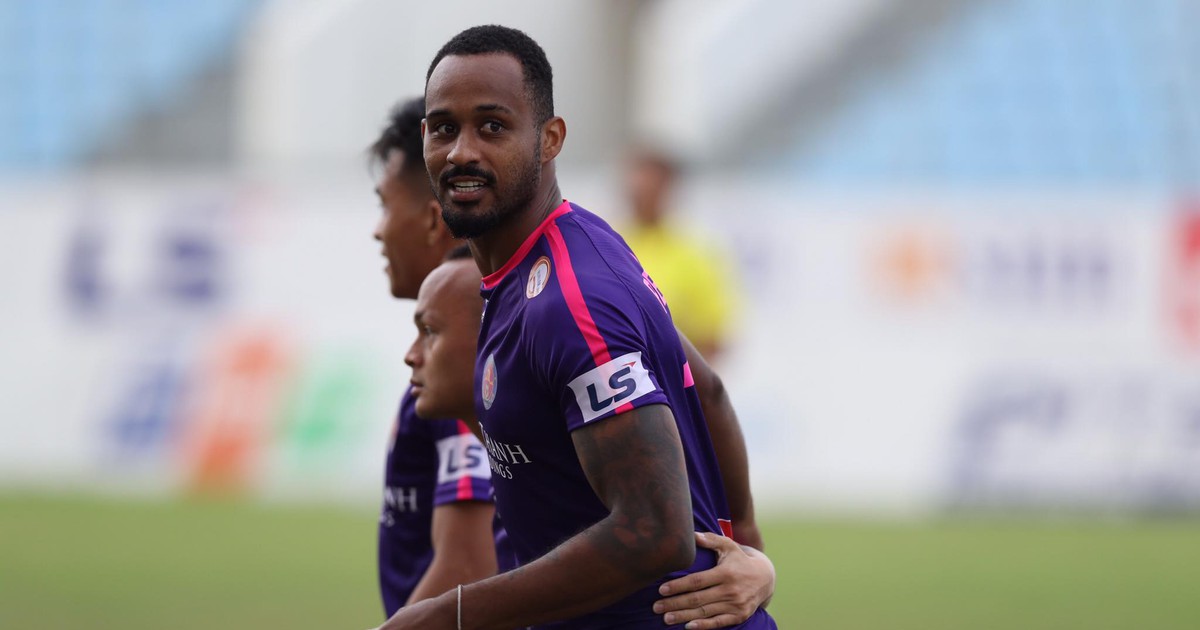 Ngoạn mục bàn thắng nhanh nhất V-League 2020 của tiền đạo CLB Sài Gòn