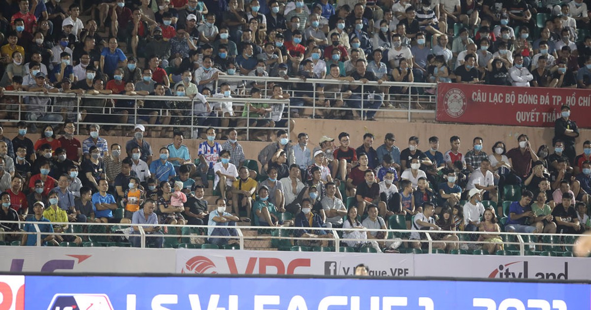 Người hâm mộ bóng đá TP.HCM đón tin cực vui trước thềm V-League trở lại