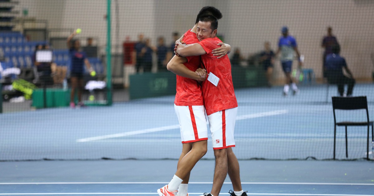 Tuyển quần vợt Việt Nam thắng nghẹt thở ở Davis Cup