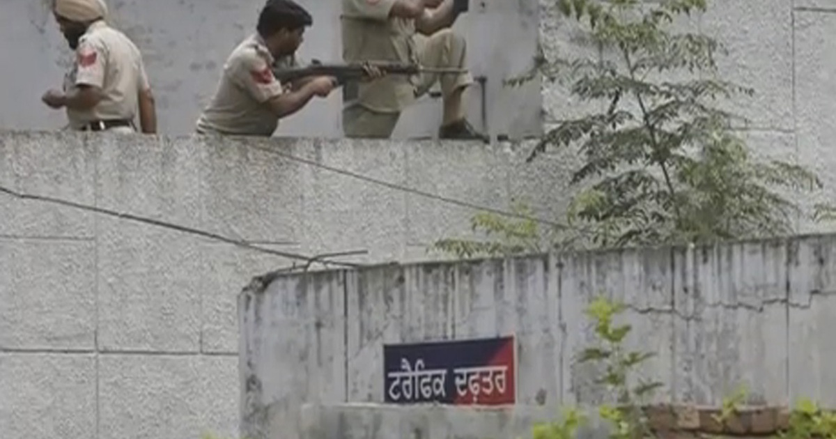 Tấn công khủng bố ở căn cứ không quân Ấn Độ