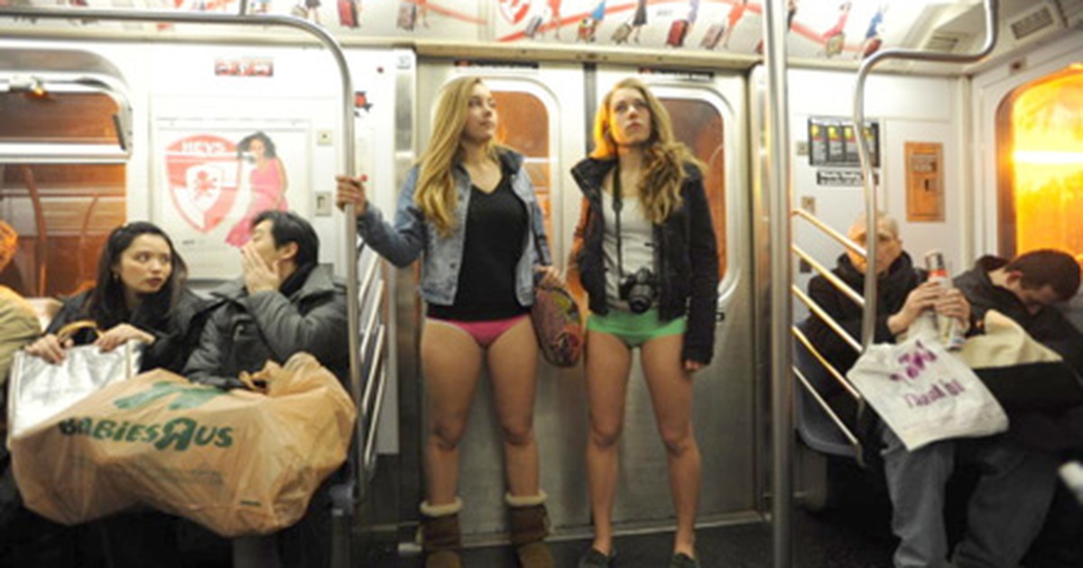 Tham gia ‘ngày không quần’ ở Moscow sẽ bị phạt giam 15 ngày