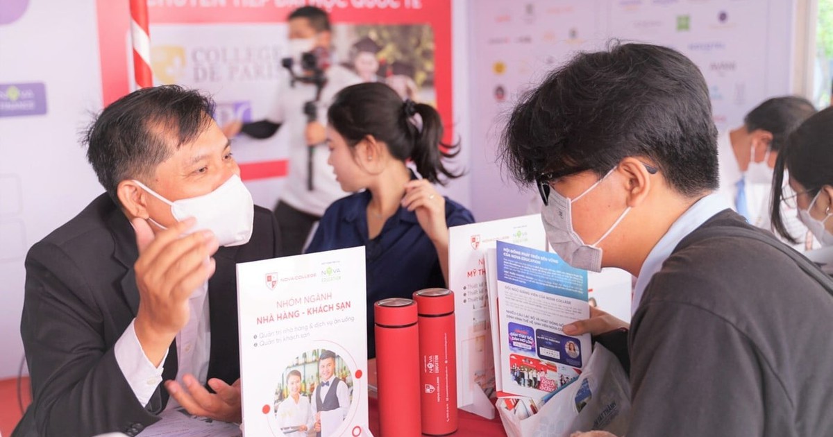 Nova College thu hút hàng nghìn học sinh tại ngày hội tư vấn tuyển sinh