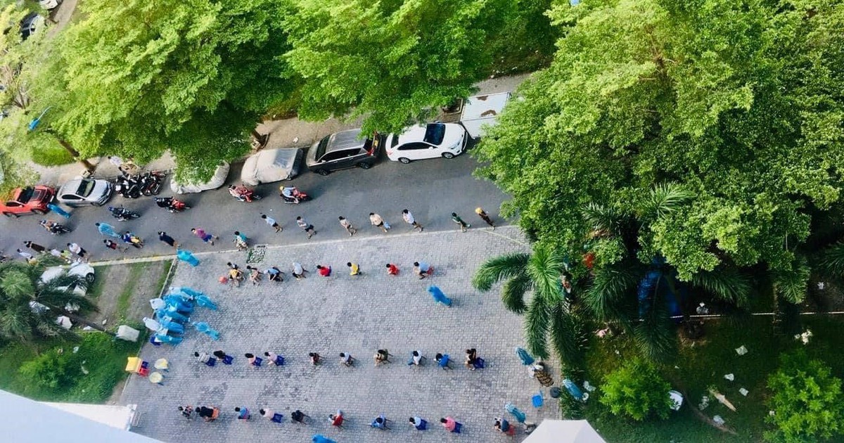 'Sài Gòn bệnh rồi, cùng nắm tay bước qua thời gian khó khăn này'