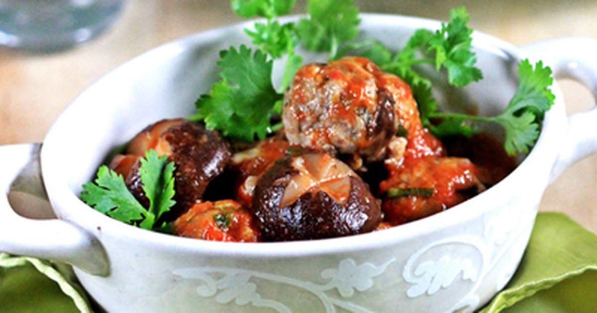 Thịt viên sốt cà chua ngon cơm ngày cuối tuần