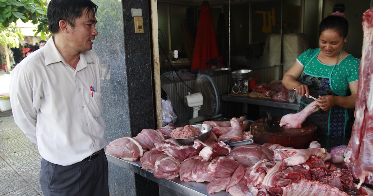 Phó chủ tịch quận Tân Bình: Dành một phần vỉa hè chợ cho người buôn bán