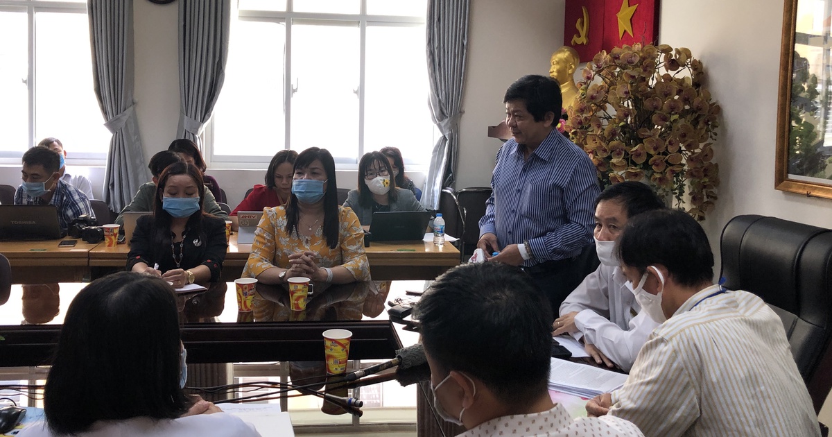 Học sinh nghi ngộ độc thực phẩm: Ngưng hợp đồng đơn vị cung cấp bánh su kem