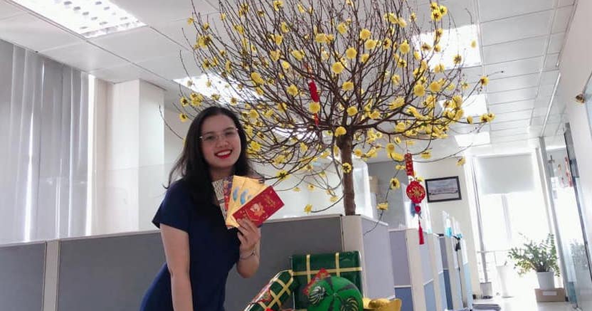 Trở lại làm việc sau tết: Bạn trẻ rộn ràng khoe bao lì xì