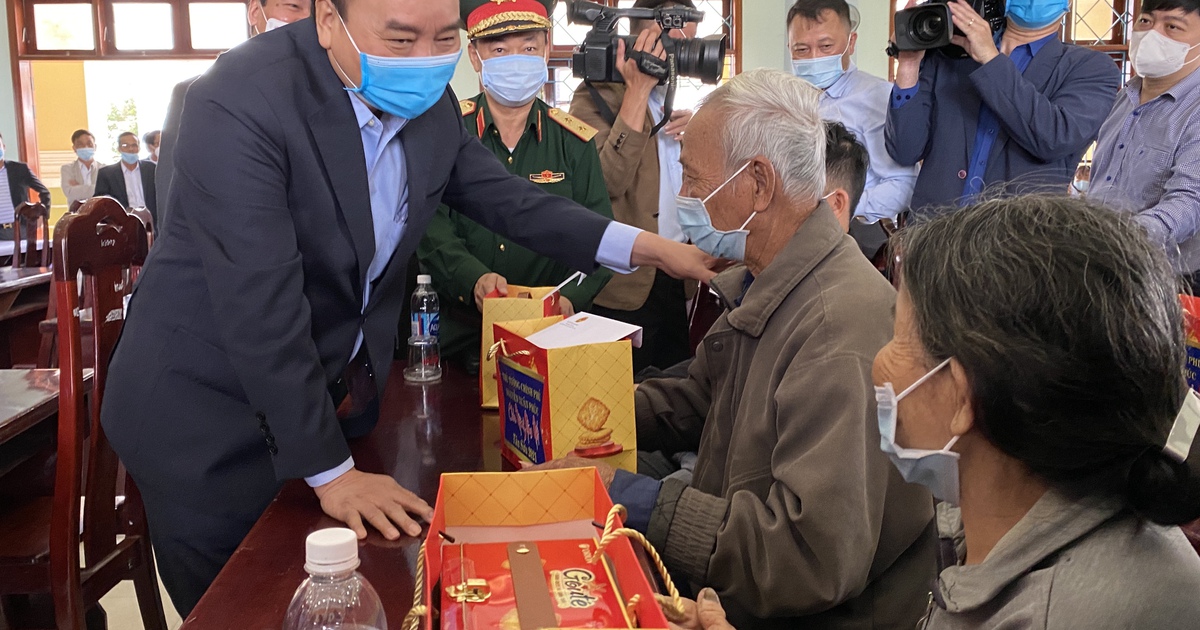 Thủ tướng Nguyễn Xuân Phúc thăm gia đình chính sách, hộ nghèo H.Quế Sơn, Quảng Nam