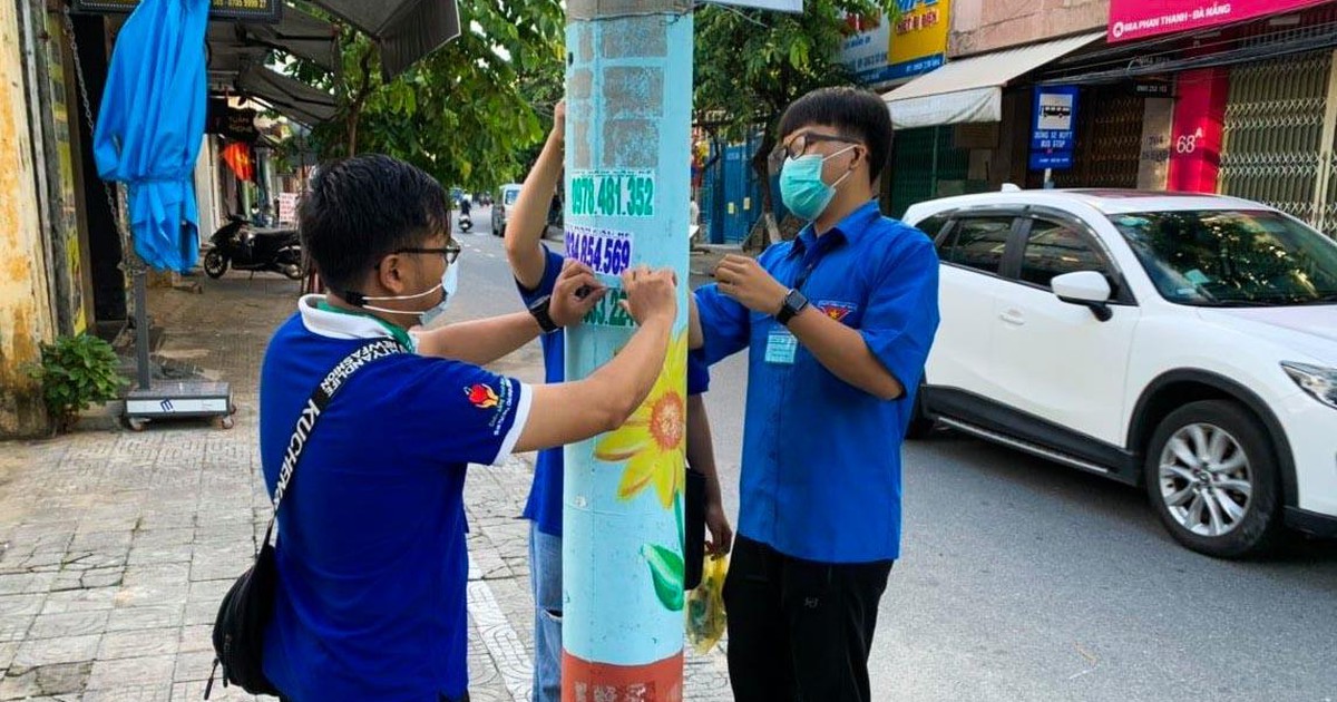 Người trẻ 'khoác áo mới' cho các tuyến phố sau dịch Covid-19