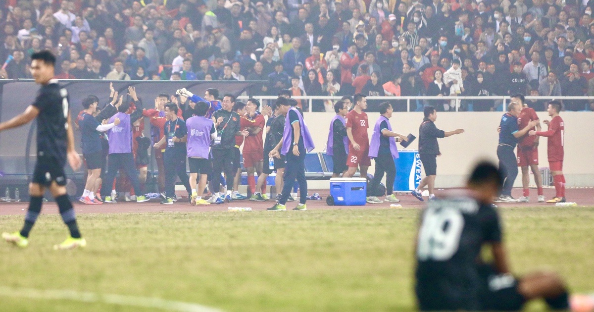 'HLV Shin thua vì chỉ nhăm nhăm xua học trò khiêu khích cầu thủ Việt Nam'