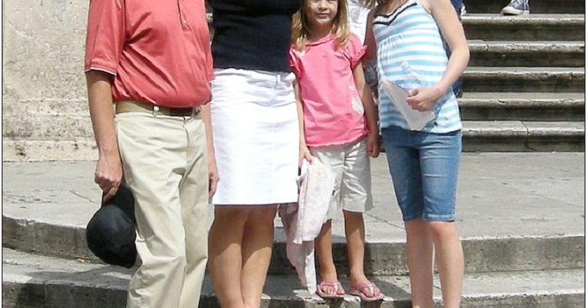 Vợ chồng Bill Gates đọc sách gì cho con cái nghe?