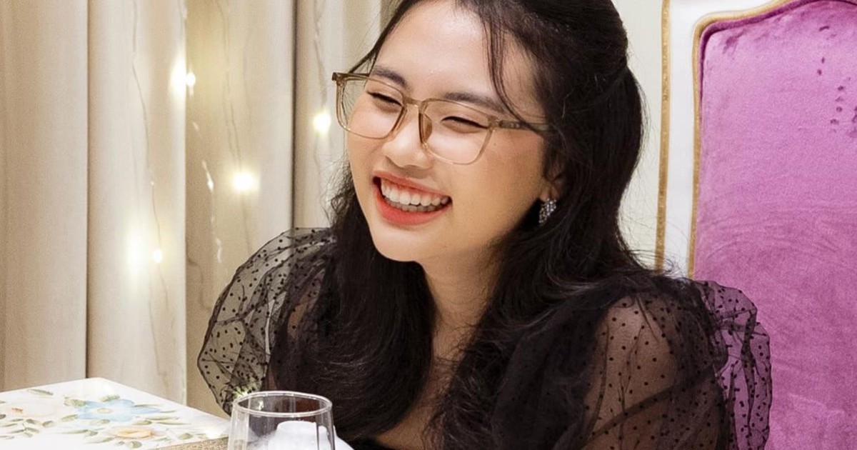 Phương Mỹ Chi bị hỏi chuyện yêu trong tiệc Giáng sinh của Ngọc Thanh Tâm