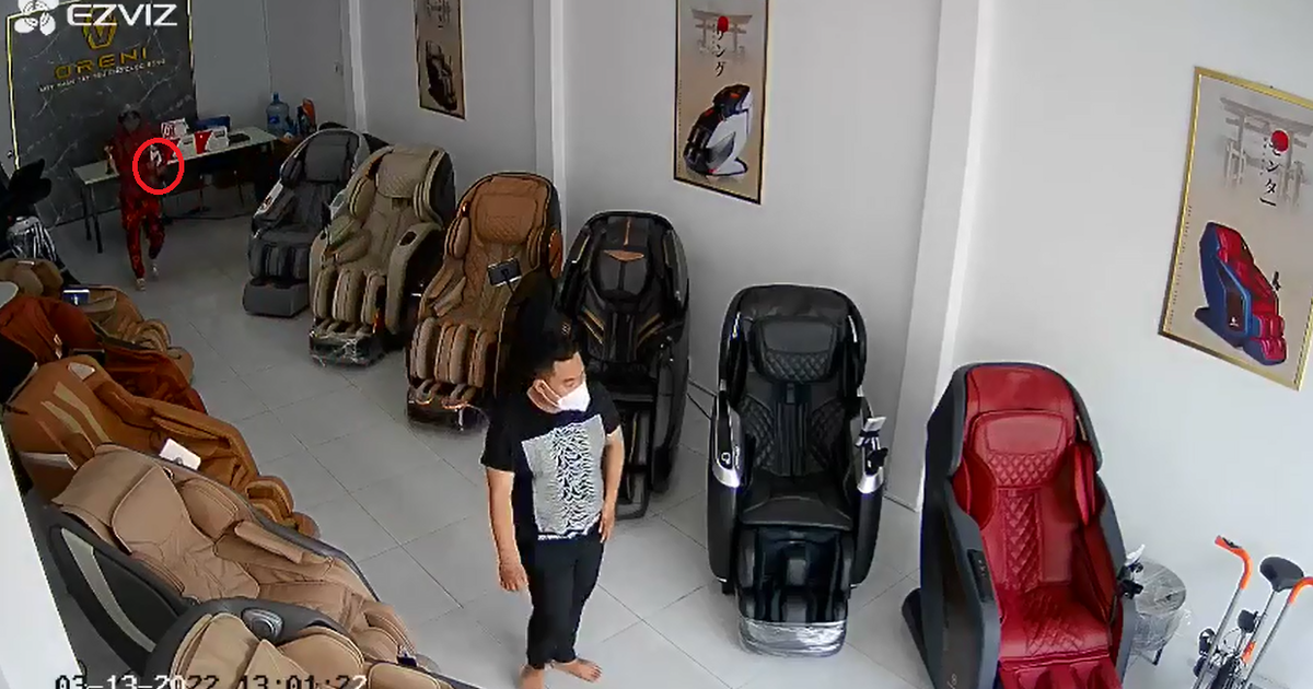 TP.HCM: Cặp đôi trung niên dàn cảnh hỏi mua ghế massage để trộm điện thoại