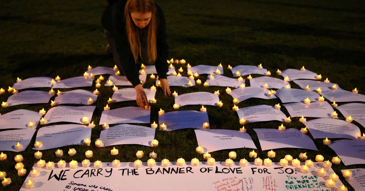 Nữ nghị sĩ bị bắn chết, nước Anh chấn động