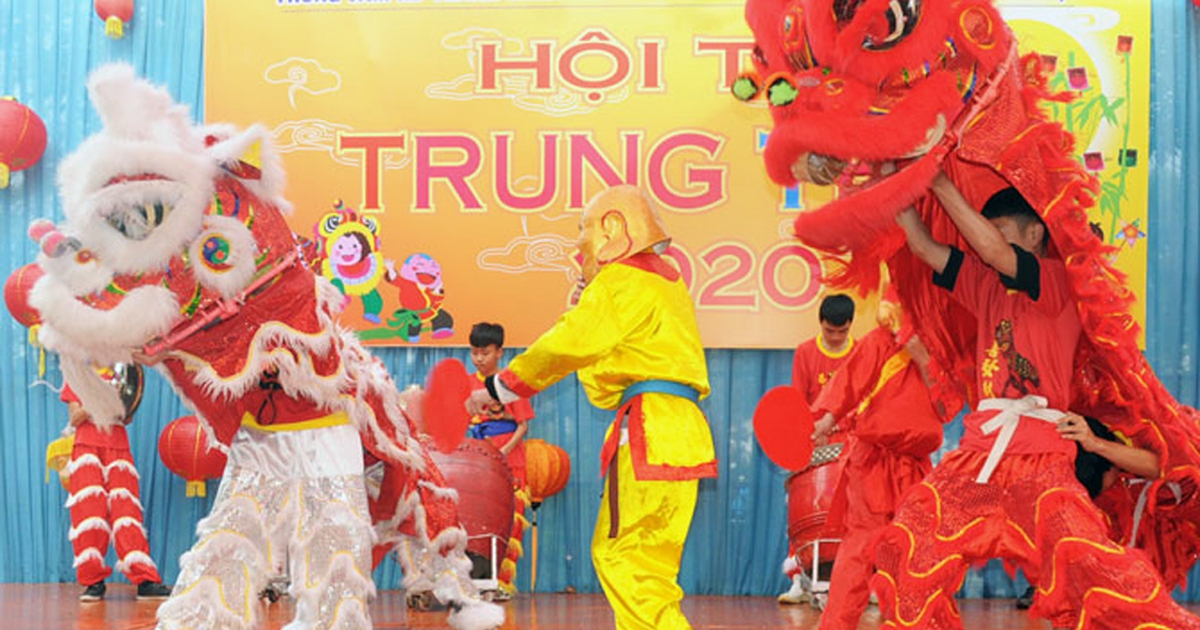 Rộn ràng hoạt động vui hội trăng rằm ở phố núi Đà Lạt