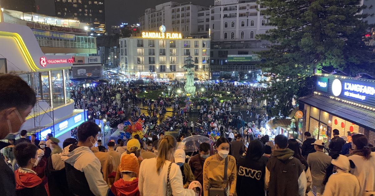 Du lịch Đà Lạt: Kinh nghiệm tránh bị móc túi, mất điện thoại chỗ đông người