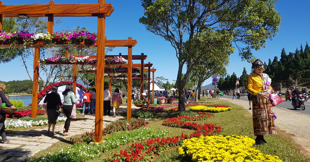 Ê-kíp làm SEA Games 31 thực hiện chương trình khai mạc Festival Hoa Đà Lạt 2022