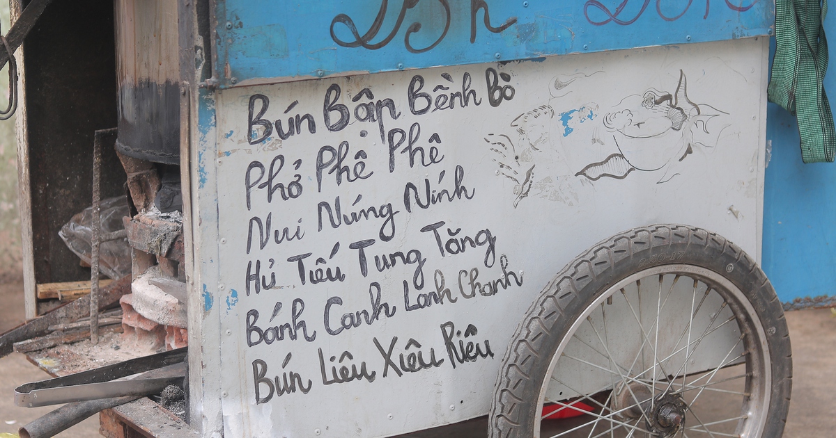 Hủ tiếu tung tăng, nui núng nính... khách vừa ăn vừa cười vì thực đơn lạ lùng