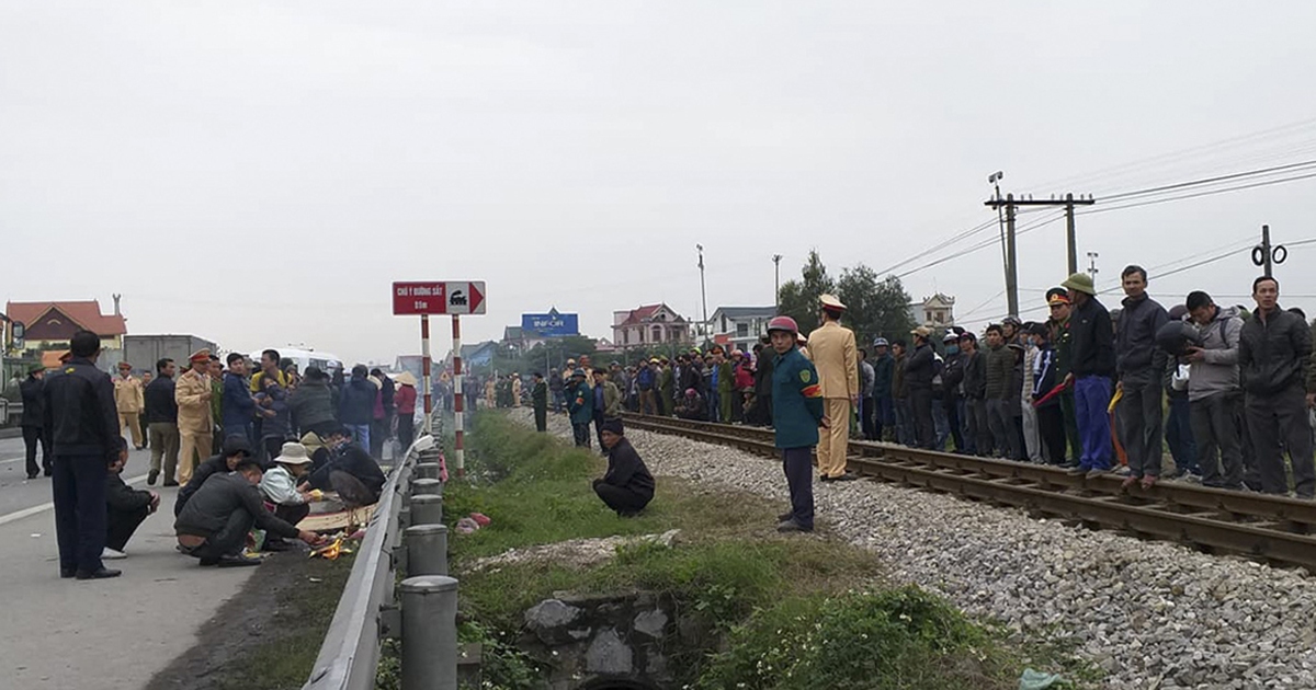 Tai nạn 8 người chết tại Hải Dương: Tang thương bên quốc lộ 5