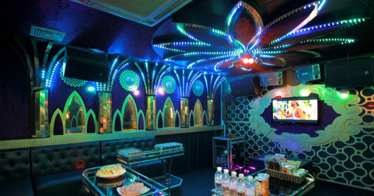 Cho mở lại mát xa, karaoke; cán bộ công chức không còn bị hạn chế ăn tại nhà hàng