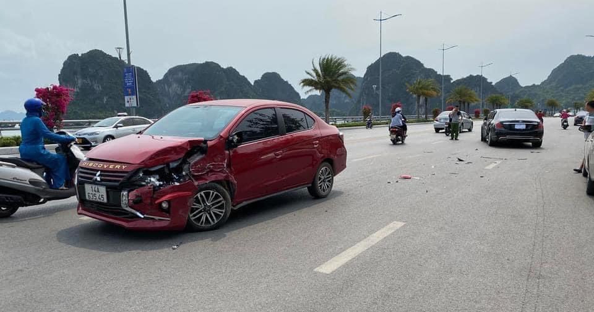 'Biệt thự di động’ Mercedes-Maybach S450 bị móp méo sau va chạm