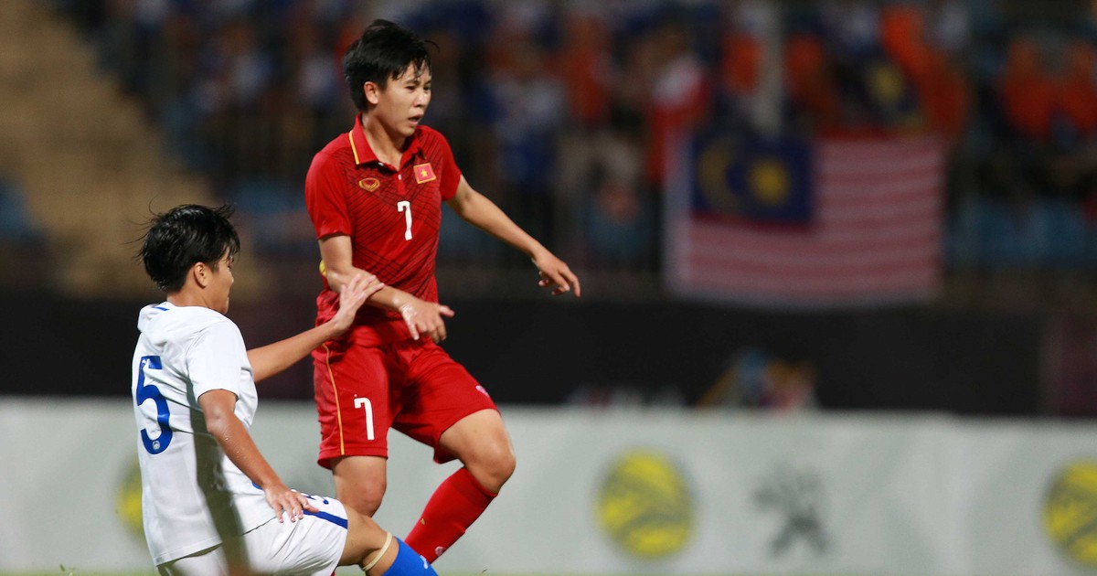 HLV Mai Đức Chung: 'Đội nữ Việt Nam đã rất khó khăn mới thắng được chủ nhà Uzbekistan'